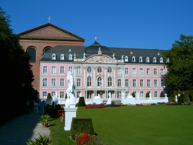 Kurfürstliches Palais und Basilika in Trier